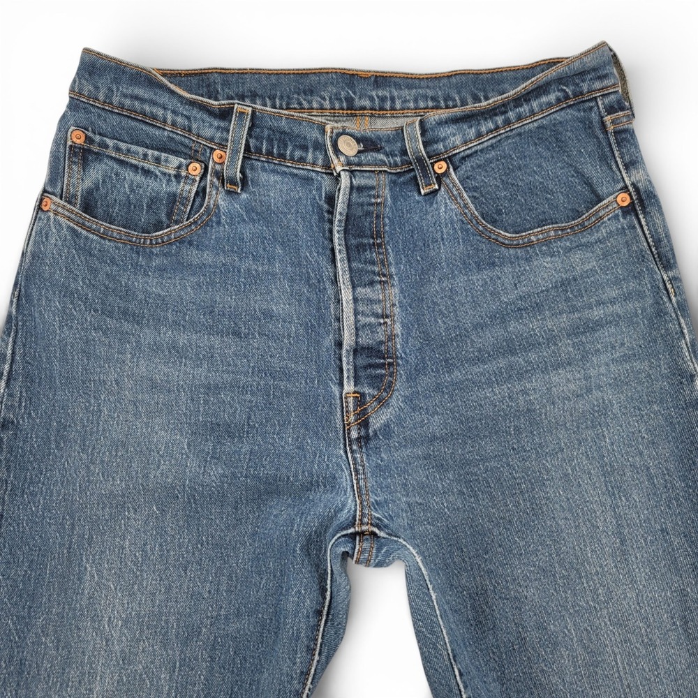 Levis Womens 31x32 Jeans Cotton Blue Straight Leg Button Fly 501 Denim Classic - Picture 4 of 8